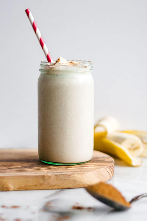 Cinnamon Roll Protein Smoothie 🍌🥤